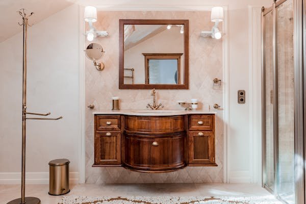 Optez pour une poubelle originale et raffinée pour votre salle de bain